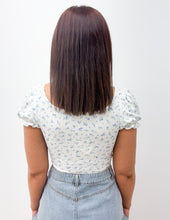 Load image into Gallery viewer, Spring Loves Floral Crop Top