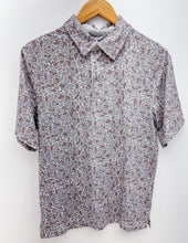 Load image into Gallery viewer, Southern Shirt Men's Hunters Hideaway Printed Polo in Ridgeline