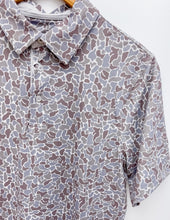 Load image into Gallery viewer, Southern Shirt Men's Hunters Hideaway Printed Polo in Ridgeline