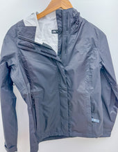 Load image into Gallery viewer, North Face Women's Venture 2 Rain Jacket in TNF Black
