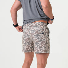 Load image into Gallery viewer, Burlebo 5.5" Everyday Shorts in Classic Deer Camo