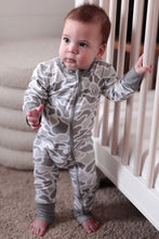 Load image into Gallery viewer, Burlebo Baby Zip Up in White Camo