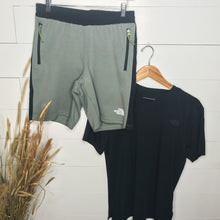 Load image into Gallery viewer, The North Face Men's Tech Shorts